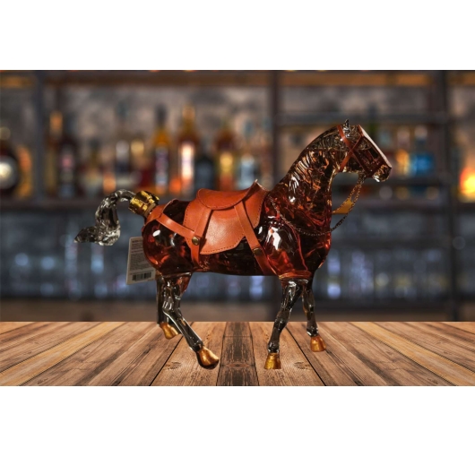 Ngựa Thủy Tinh Long Mã Đại Việt – Rượu Whisky Pháp Sang Trọng, Biểu Tượng Sức Mạnh & Thịnh Vượng