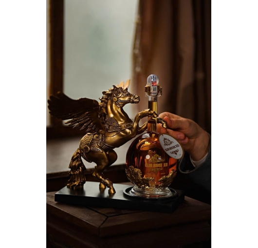 Rượu Linh Vật Ngựa Pegasus – Whisky Pháp Cao Cấp, Món Quà Thành Công